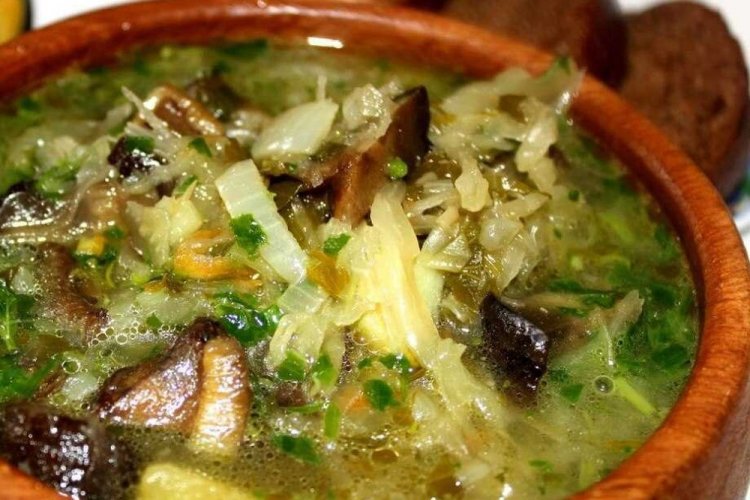 Грибной суп из рыжиков с капустой