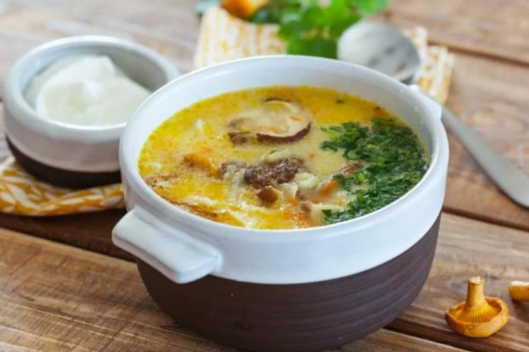 Суп из рыжиков с цветной капустой и кукурузой