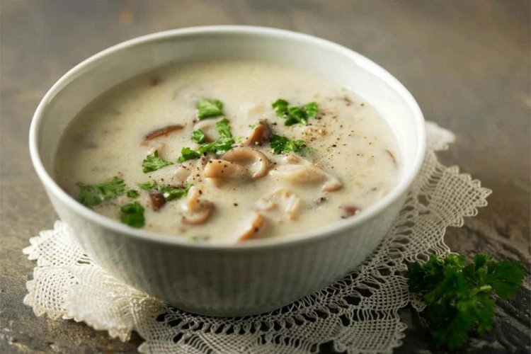 Грибной суп из рыжиков на молоке