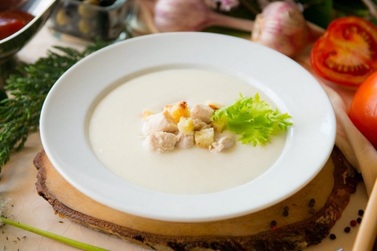 Сливочный крем-суп с курицей