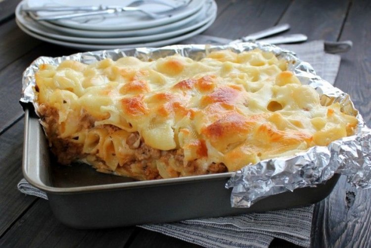 Макароны с фаршем и сыром в духовке
