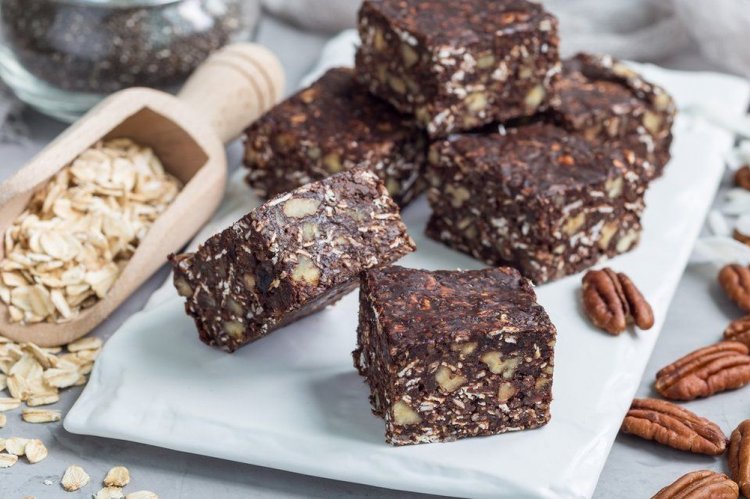 Протеиновые батончики с шоколадом и семенами чиа