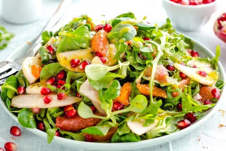 Фруктовый салат с рукколой