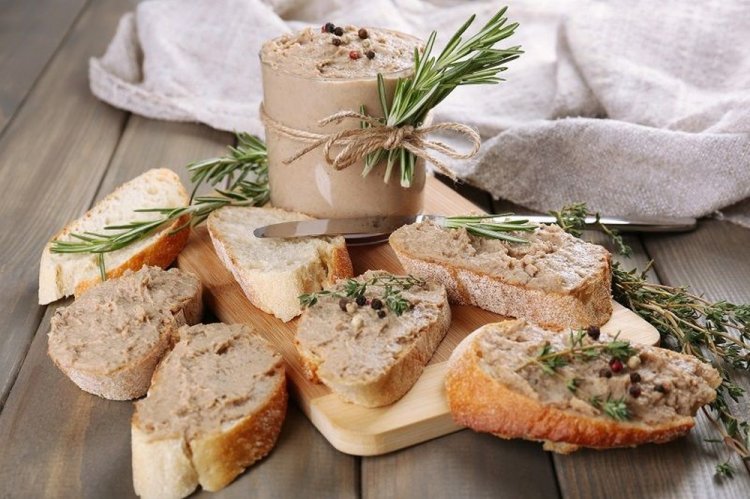 Намазка из куриного филе и грецких орехов