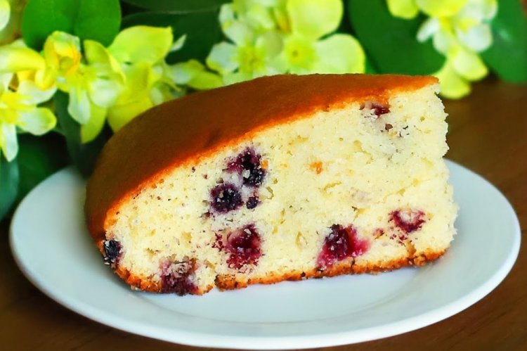 Манник с ягодами на молоке