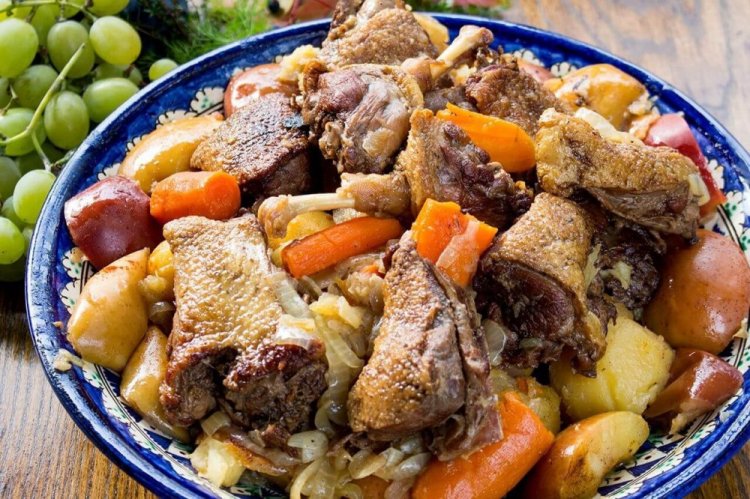 Утка с тыквой в афганском казане