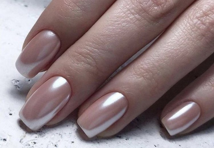 Перламутровый маникюр