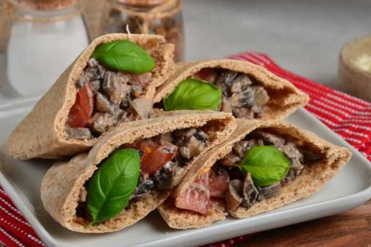 Пита с грибами и сыром