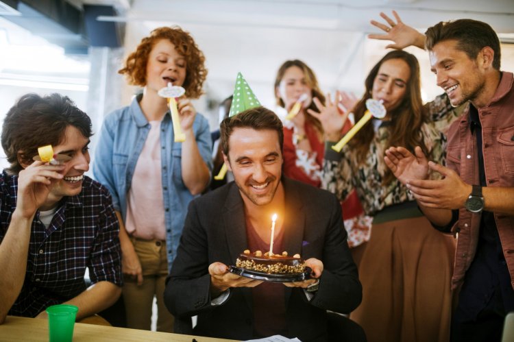 Поздравления с Днем рождения мужчине-коллеге