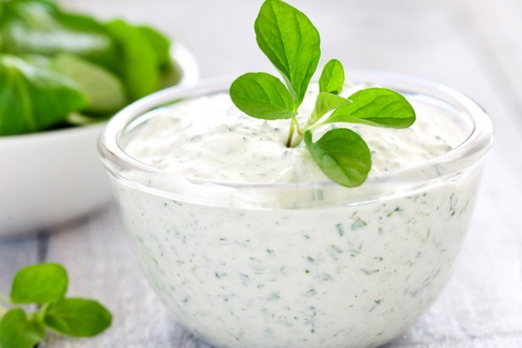 Сметанный соус с кресс-салатом