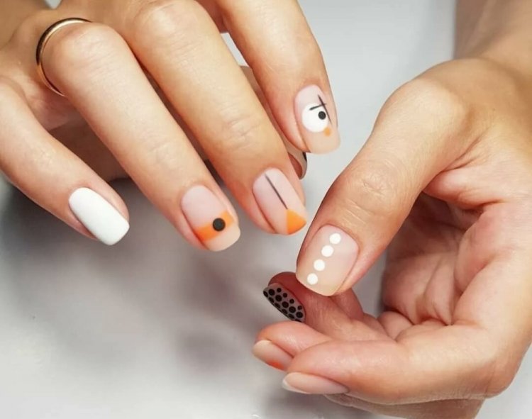 Минималистичный маникюр