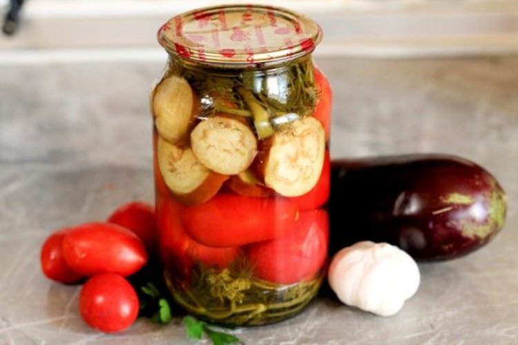 Овощное ассорти с баклажанами на зиму