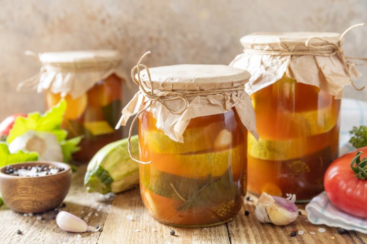 Кабачки на зиму без стерилизации: 15 рецептов, которые понравятся всем