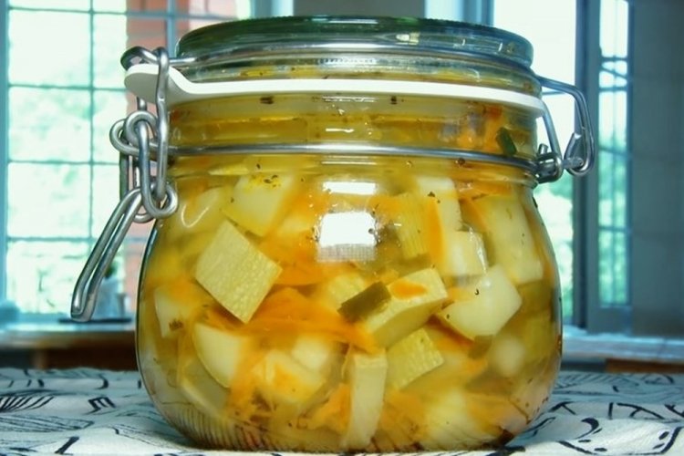 Кабачки с луком и морковью без стерилизации