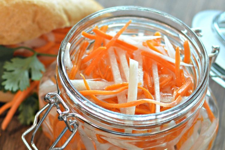 Салат из дайкона с луком и морковью на зиму