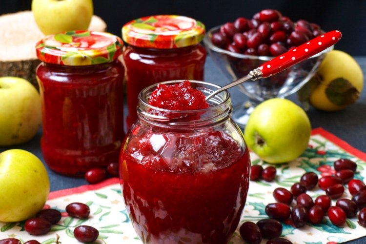 Варенье из кизила с яблоками