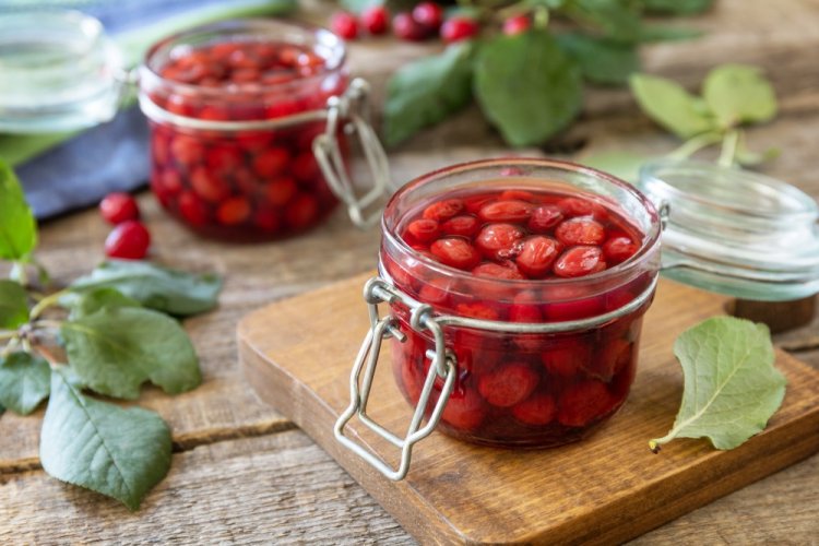 Быстрое варенье из кизила с косточками