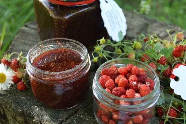 Холодное варенье из земляники с медом