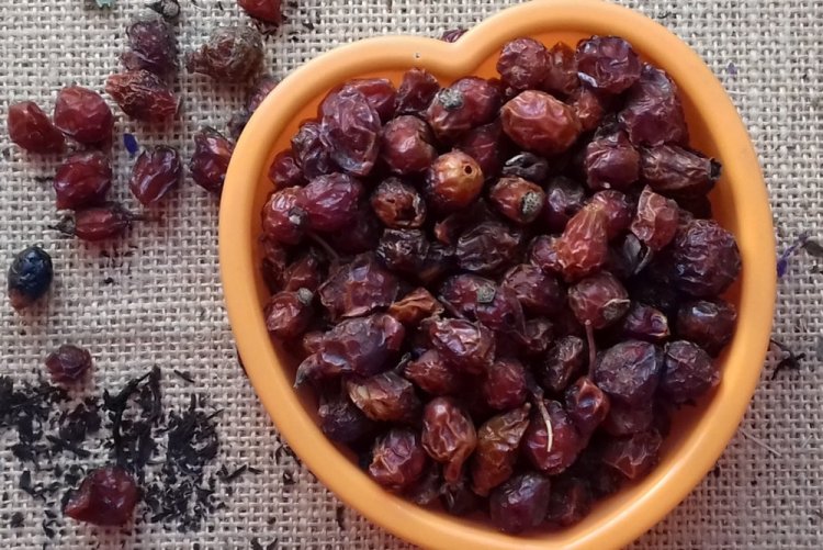 Сушеный шиповник в духовке на зиму