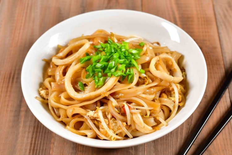 Рисовая лапша с кальмарами