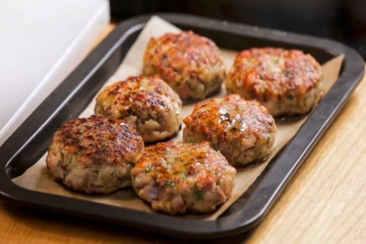 Котлеты с картофелем на противне в духовке