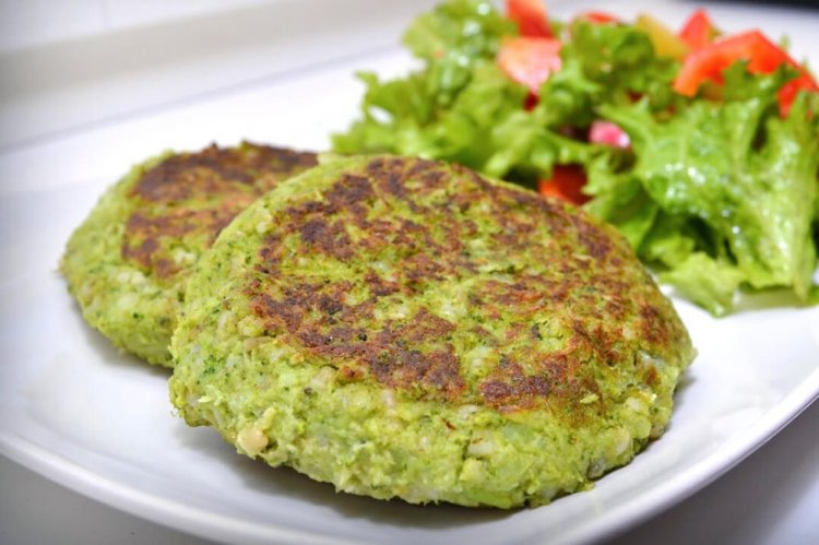 Котлеты из брокколи на противне в духовке