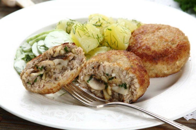 Котлеты с грибами и сыром на противне в духовке