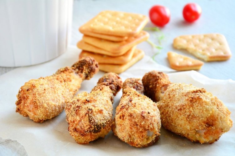 Куриные ножки в майонезе и панировке на сковороде