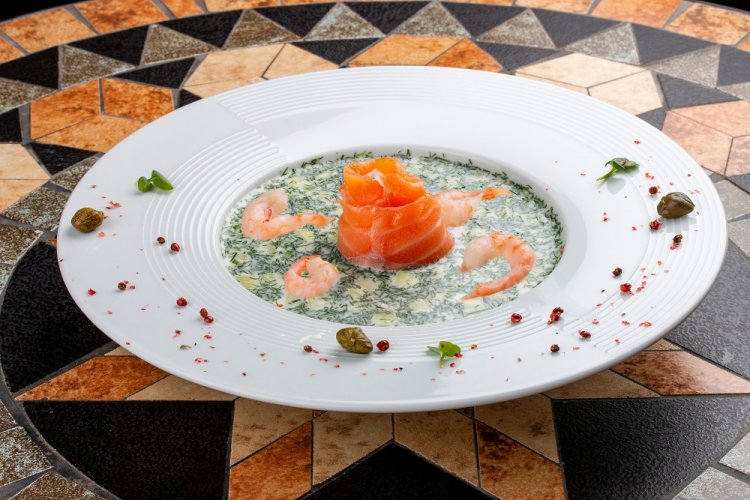 Окрошка с креветками на айране