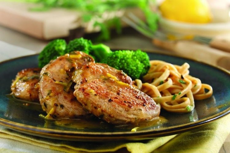 Медальоны из индейки на сковороде