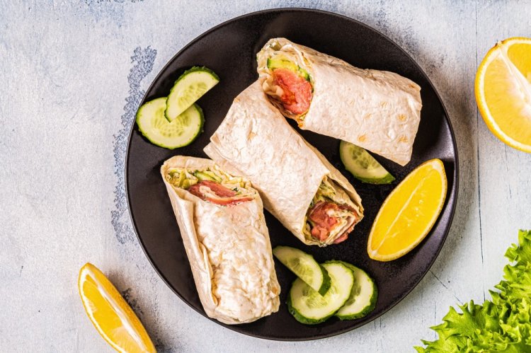 Ролл в лаваше с лососем