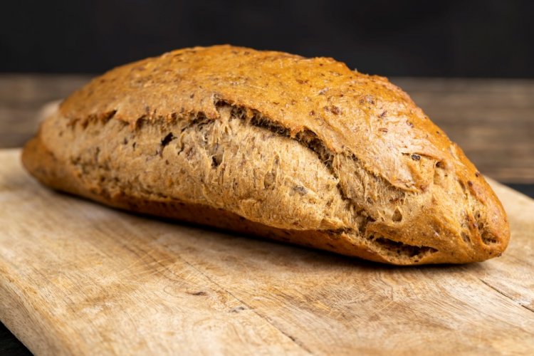 Хлеб из цельнозерновой муки с отрубями