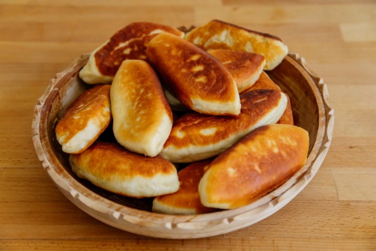 Жареные пирожки со щавелем