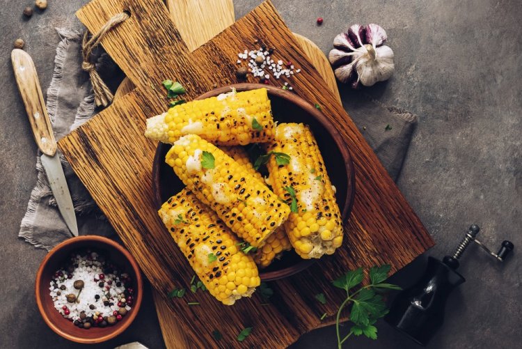 Кукуруза с чесноком в духовке