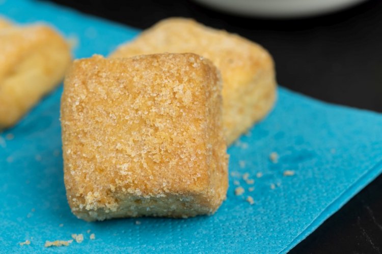 Жареный творог с сахаром