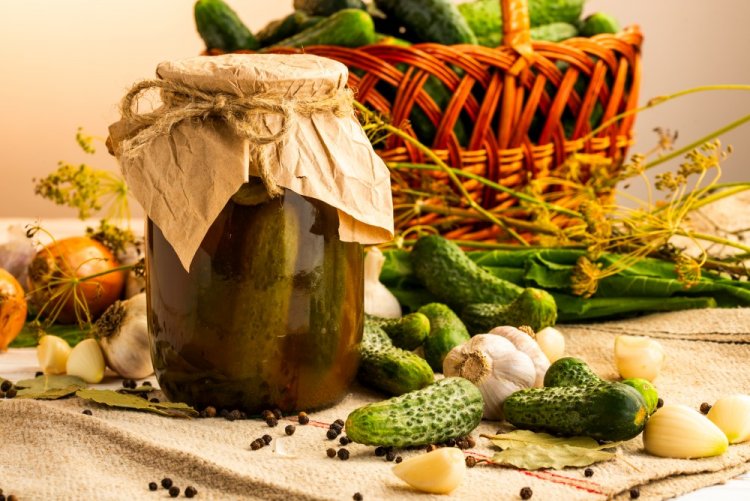 Огурцы целиком в краснодарском соусе на зиму