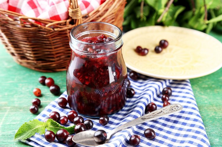 8 рецептов варенья из черного крыжовника, которое получается всегда
