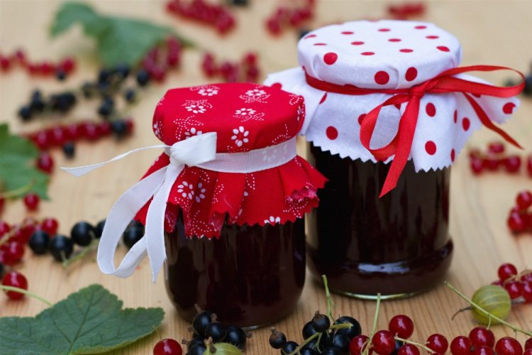 Варенье из черного крыжовника и смородины