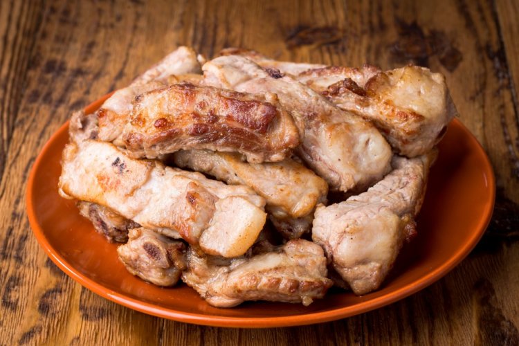 Пряные свиные ребрышки в афганском казане