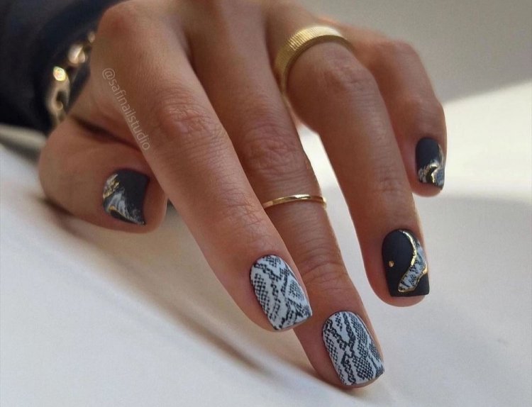 Серый с черным