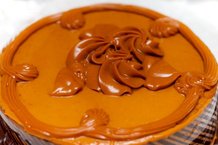 Творожно-масляный крем с вареной сгущенкой