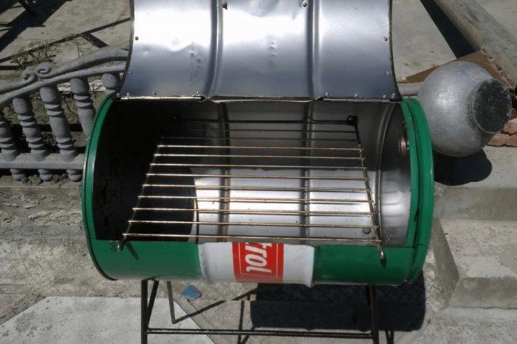 Мангал из металлической бочки своими руками