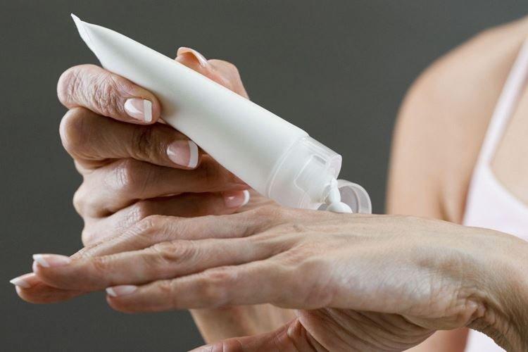 Жирный крем - Как снять нарощенные ресницы в домашних условиях