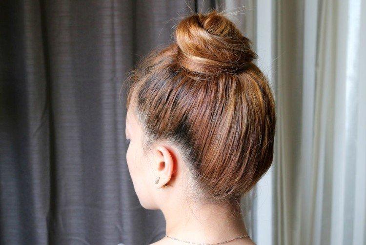 Высокие прически - Как сохранить объем волос под шапкой