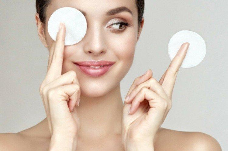 Ватные диски - Как убрать синяки под глазами