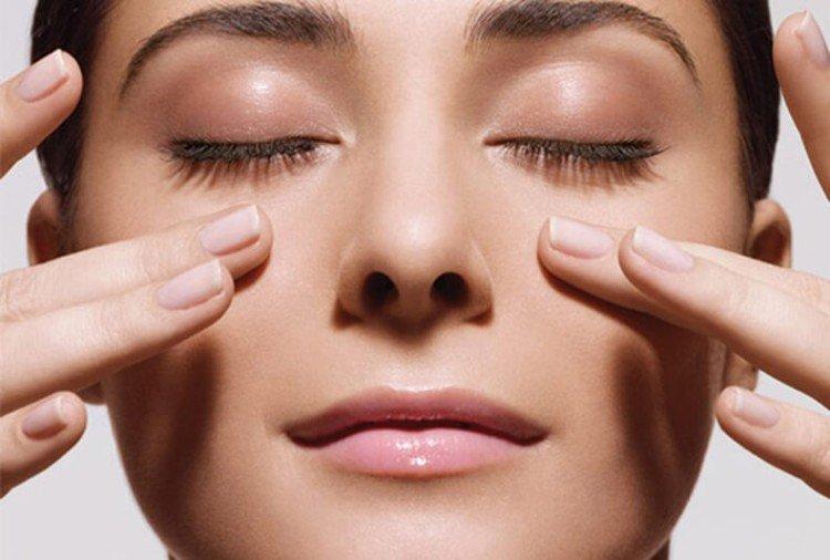 Массаж - Как убрать синяки под глазами