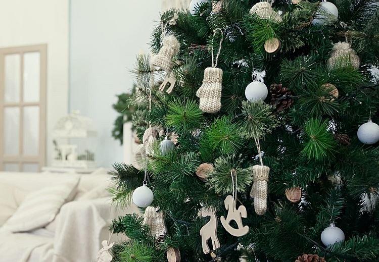 Как украсить елку на Новый год 2021 - фото и идеи