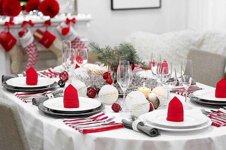Как украсить стол на Новый год 2021 - фото и идеи