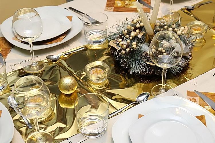 Как украсить стол на Новый год 2021 - фото и идеи