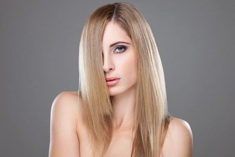 Асимметричный каскад на средние волосы без челки